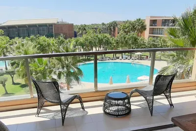 Image de Charm Apart, vue fantastique sur la piscine et le jardin, climatisation complète, Tv britannique et Wifi Gratuit!