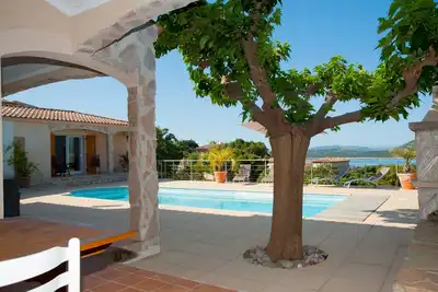 Image de Villa 4 Chambres Piscine Chauffee Avril A Octobre, Plage A 500m Vue Mer Montagne
