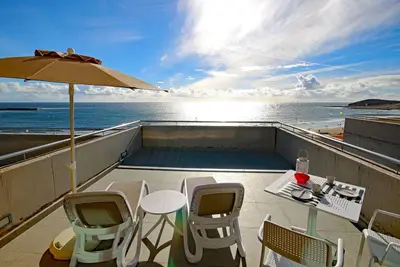 Image de Superbes appartements de luxe en front de mer avec Wifi, parking, fantastique vue sur l'océan