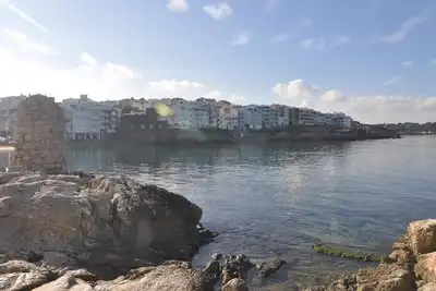 Image de Maison avec piscine privée, wifi, barbecue