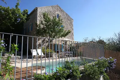 Image de Villakalimeranet - maison traditionnelle en pierre de Charme - jusqu'Ă 6 personnes