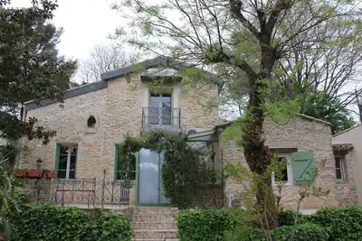 Maison Dans Les Hauts De Nimes