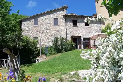 Image de Rustico panoramique avec piscine entre l'Ombrie et la Toscane 1