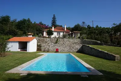 Image de Ferme isolée avec d'excellentes vues et une grande piscine