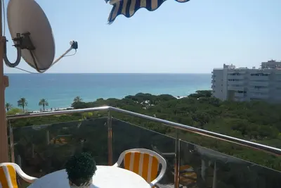 Image de Bravaholidays-25-Large terrasse avec vue sur la mer, 1re ligne, climatisation