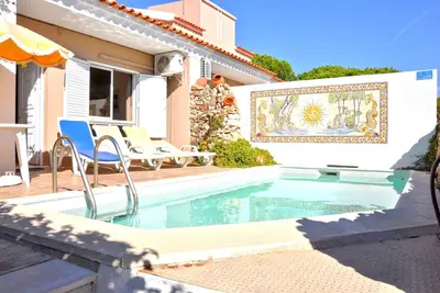Image de Stylish and well-equipped, private pool, close to amenities, free Ac & Wifi