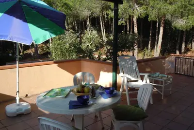 Image de Gros plan d'une petite villa située dans un quartier très calme - grande terrasse. appropriée pour 4/5 personnes