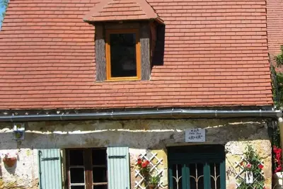 Image de 18c charmante pierre gîte à la ferme périgourdine: wifi, piscine, jardins, vue sur la vallée