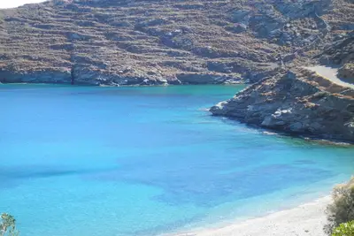Image de L'écoute de la mer. Maison pied dans la baie Potamia, à 50m de l'eau.