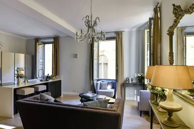 Superbe appartement climatisé, 3 chambres, 3 Sdb, au coeur du vieux Nice