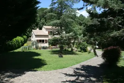 Image de Gîte confortable dans un cadre naturel privé / piscine privée / grand jardin