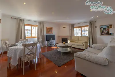 Image de Carcavelos Ocean Breeze, près de la Nova University et de la plage