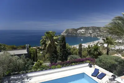 Image de Villa spacieuse luxe, 14 personnes, piscine, vue spectaculaire mer, Andalousie