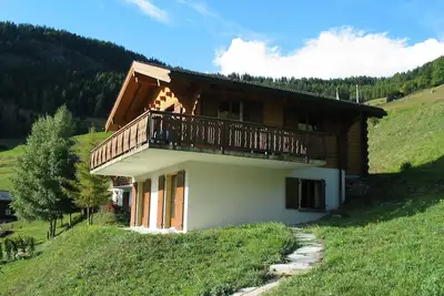 Image de Près de Verbier, un tranquille village suisse, vues extraordinaires.