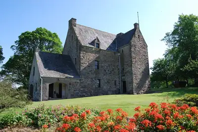 Image de Château historique et isolé du 17ème siècle situé dans un domaine écossais privé