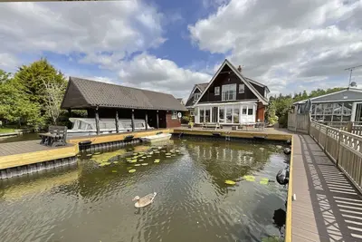 Image de Gîte 5 chambres Waterside Retreat Cottage Wroxham, Norfolk Broads, Eng