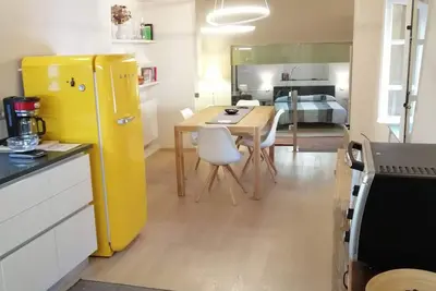 Image de Appartement moderne: En centre-ville, Wi-Fi rapide gratuit, Climatisation, récemment restauré