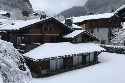 Image de new, very central chalet run by anglo french locals