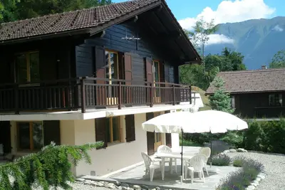 Image de Salvan/Les Marécottes : Vue sur montagnes - Jardin, terrasse- Ski et randonnées