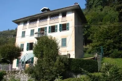 Image de Big manoir construit en 1905 dans un hameau calme et verdoyant dans la Valsesia