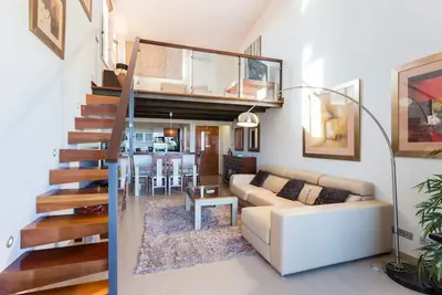 Image de 5 * appartement de deux chambres avec terrasse jacuzzi et vue sur la mer, sur une station thermale