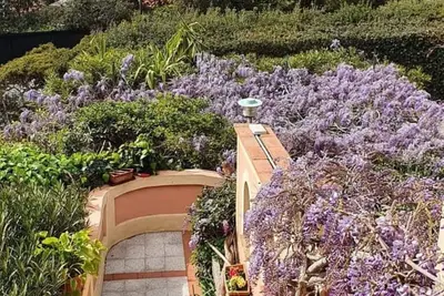 Image de Maison à environ 300 mètres de la plage avec grande terrasse donnant sur la mer deux salles de bains pour 4/6 personnes