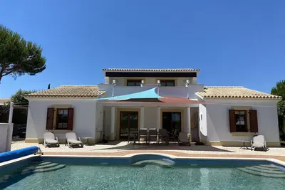 Image de Luxueuse villa avec sa propre piscine, pour 6-9 personnes