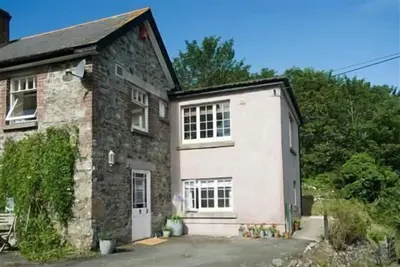 Image de Retraite idyllique à Cadgwith Cove - promenade à la plage, au pub et au café