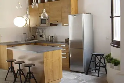 Image de Appartement De Standing, du XVIIIe Siècle, dans le centre historique piétonnier