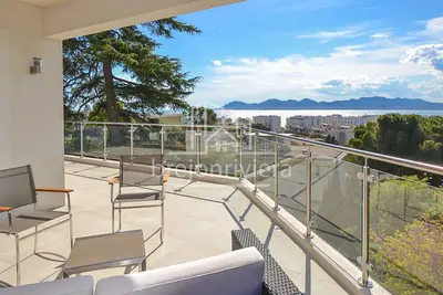 Image de Cannes Villa  piscine, vue mer panoramique, parking  jardin, 10mn à pied plages