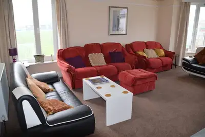 Image de Prix SPÉCIAUX Maintenant Pour Juin. Vue Sur La Mer Apt, Whitby Centre, Parking Gratuit / WiFi.
