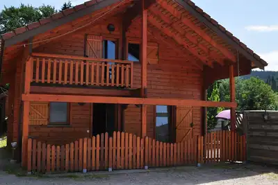 Image de Chalet Ecrin belle vue lac équipé pour pers à mobilité réduite -sauna - wifi.