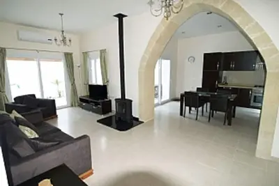 Image de White House Famagusta Situated Within The Ancient Castle Walls