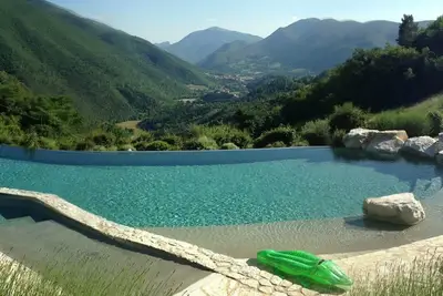 Image de Refuge du XVIe siècle magnifiquement restauré avec piscine à débordement et vue imprenable