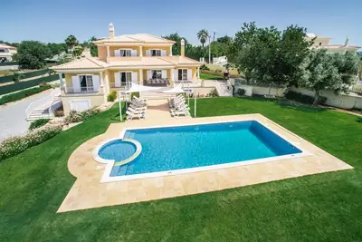 Image de 6 Bed Room Villa With Private Heated Pool (on Request)