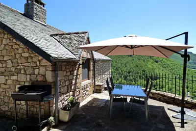 Image de Vue imprenable depuis notre gîte 3* bordant des Cévennes et des Grands Causses