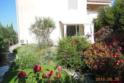 Image de Près Ajaccio en pleine campagne Plaine de Peri : appartement rez de jardin villa