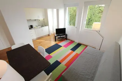 Image de 112-E Appartement Art Déco en centre ville. Confort et confort. Ac, wifi.