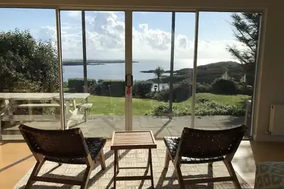 Image de Maison privée au bord de l'eau avec ses propres 3 hectares en pente vers la mer