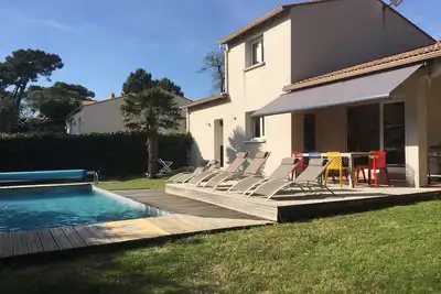Image de Villa Standing Proche Mer, Piscine Chauffee Jardin, Billard, Terrain De Petanque