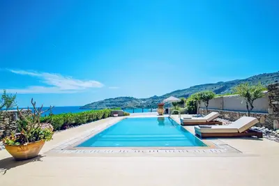 Image de Villa élégante et luxueuse, baie de Vlicha près de Lindos, vue imprenable sur la mer