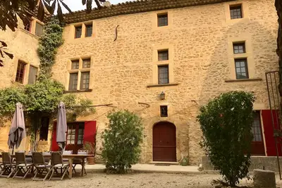 Image de Authentique Grande Bastide en Provence avec son jardin clos et piscine