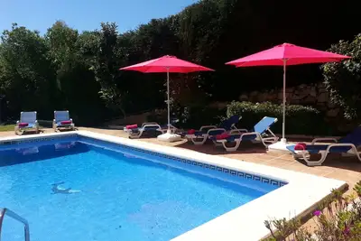 Image de belle villa 4 chambres / salle de bain piscine chauffée gratuite octobre et novembre, décembre, WiFi rapide gratuit