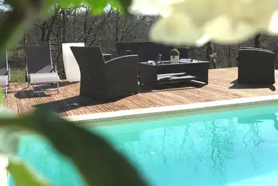 Image de Villa Haut De Gamme Au Coeur Du Lot Au Calme Avec Piscine Chauffee