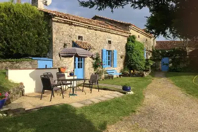 Image de Cottage du 16ème siècle avec piscine privée chauffée et vue panoramique
