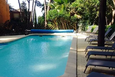 Image de 50 m plage, T2 climatisé, terrasse vue mer, wifi, parking clos gratuit