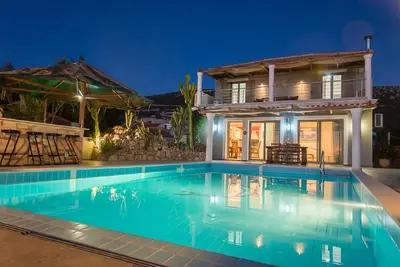 Image de Villa Afroditi, luxueuse villa de 5 chambres avec vue panoramique dans un cadre enchanteur