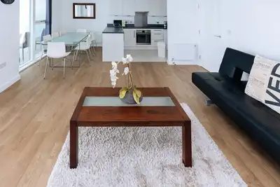 Image de Appartement moderne de 3 chambres en bord de rivière Ref: 0130