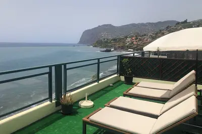 Image de Penthouse avec la meilleure vue sur l'océan et la montagne
