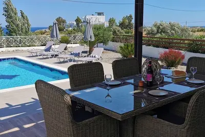 Image de Luxe villa individuelle avec piscine privée et vue sur la mer